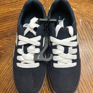 NEW women navy sneakers size 7